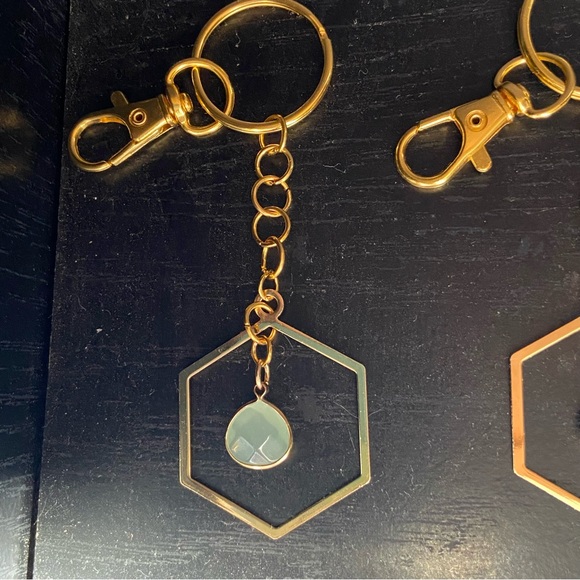 Handcrafted Keychain - Light Green Stone - Picture 8 of 10